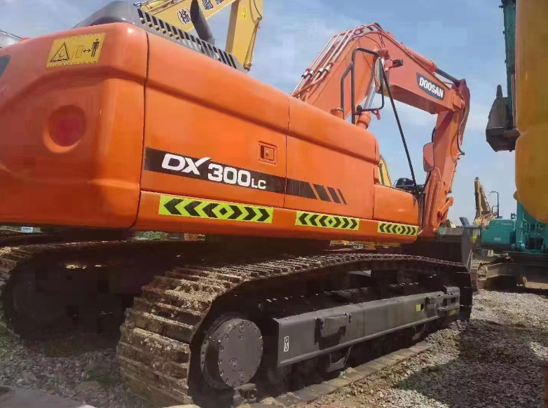 Doosan Excavator LOW WORKING HOURS Used 220LC-7/215/220-7 Hydraulic Crawler Digger