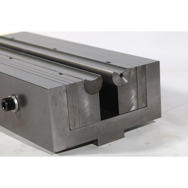 42CrMo Material Press Brake Punch Tooling Lower Press Brake Bottom Die