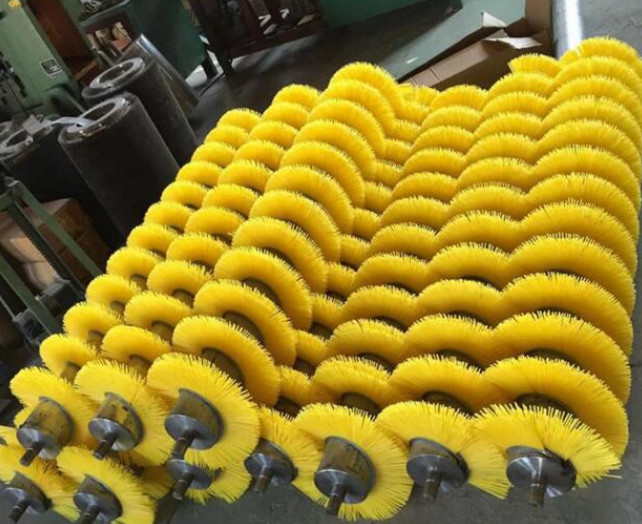 Roller Brush For Cleaning Dust Removal Guide With Nylon Wire Spring Brush