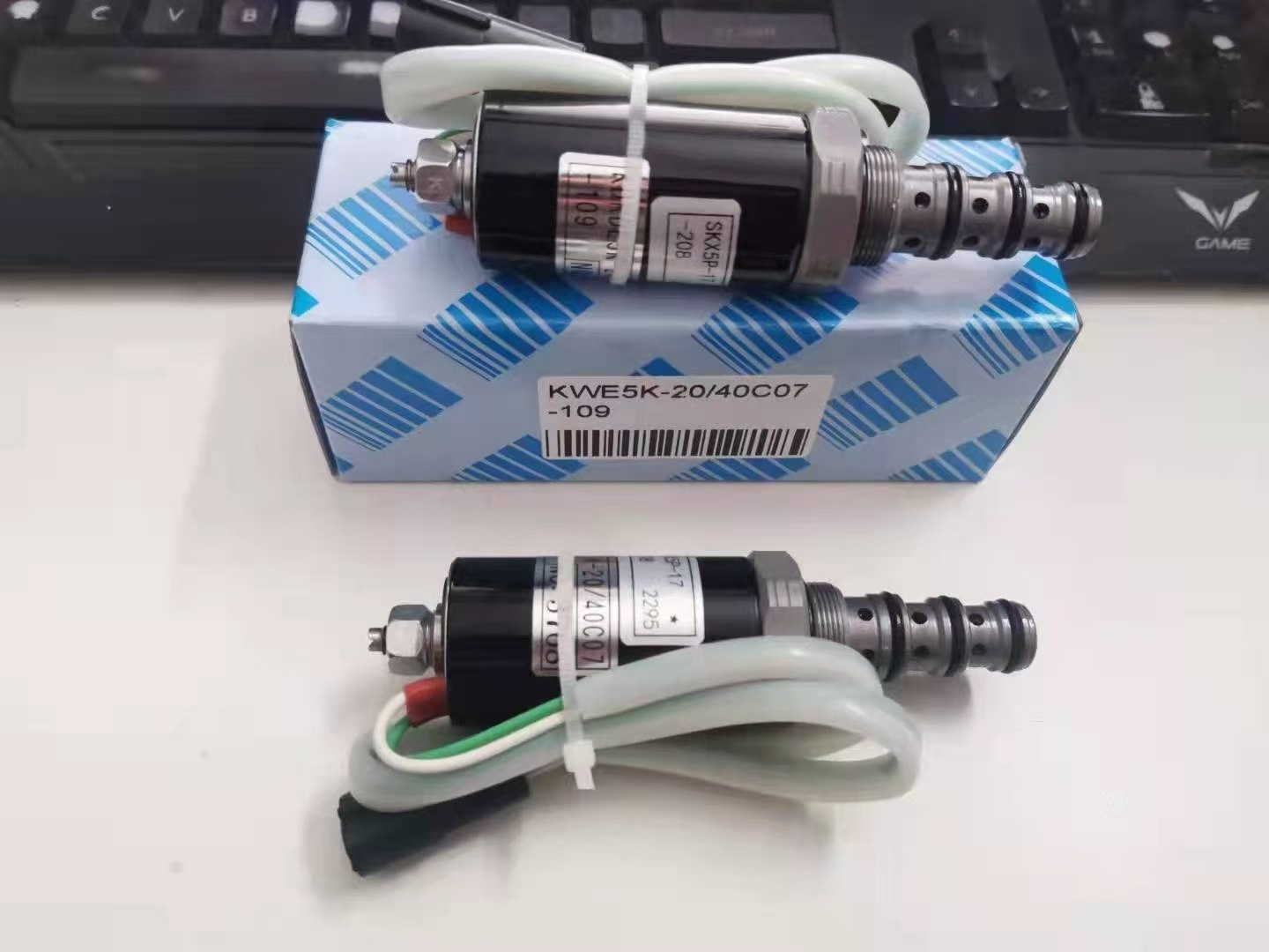 Hydraulic Pump Solenoid Valve for SK200‑6E SK250‑6E 230‑6E, OEM Number KDRDE5KR‑31 40C50‑213, Ideal for Industrial and C