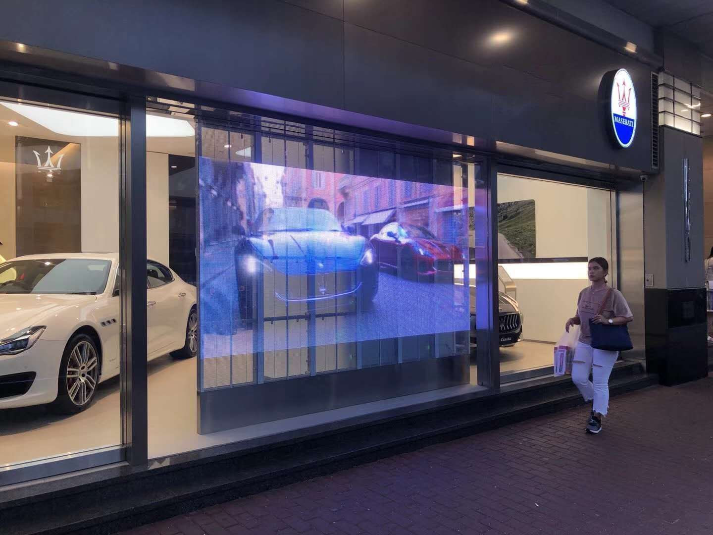 High Brightness 6000cd Thin Flexible Led Screen Glass Led Display 160/160