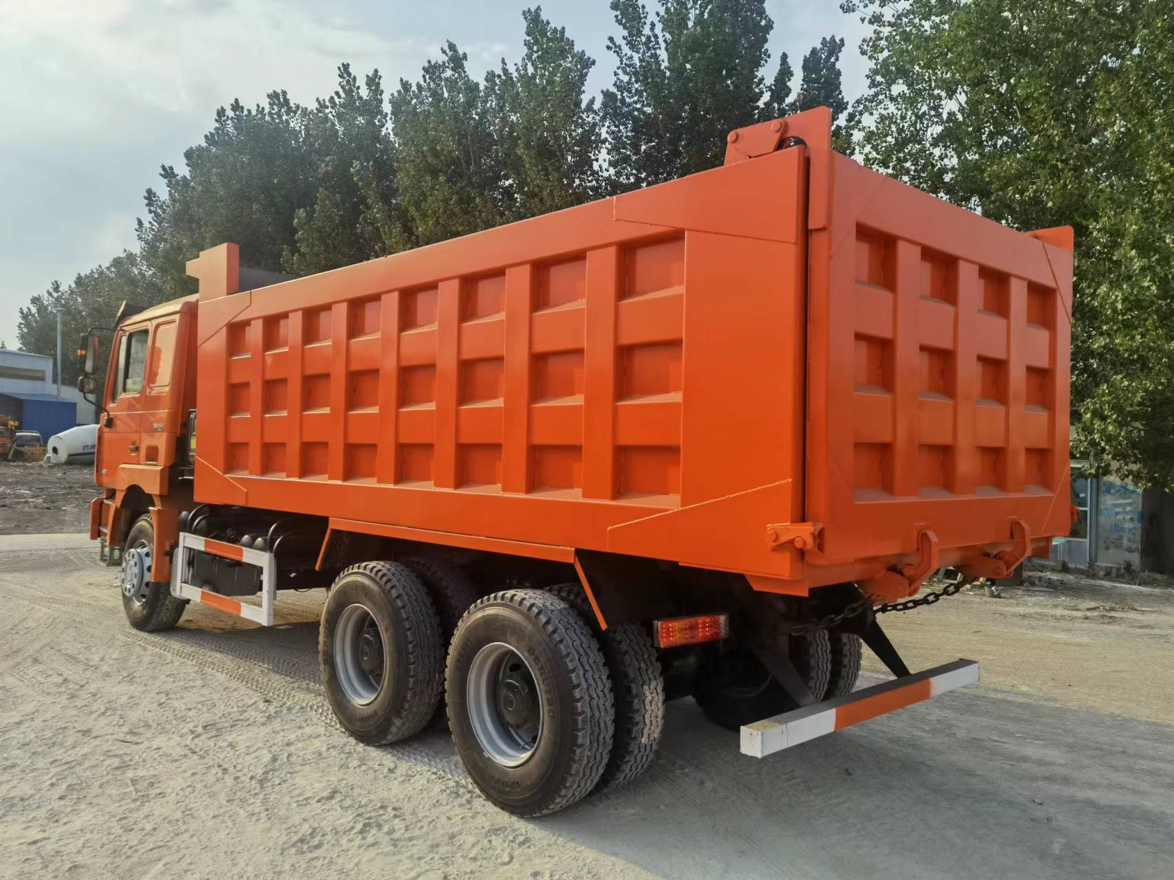 SHACMAN Chassis Algeria F2000 6X4 Euro2 340hp Mixer Cement Truck with 300Ltr Fuel Tank