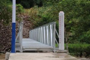 Wholesale Walkway bridge/ pedestrian bridgesidewalk/ steel pedestrian bridge/ Meeting ASTM GR65 Standard from china suppliers