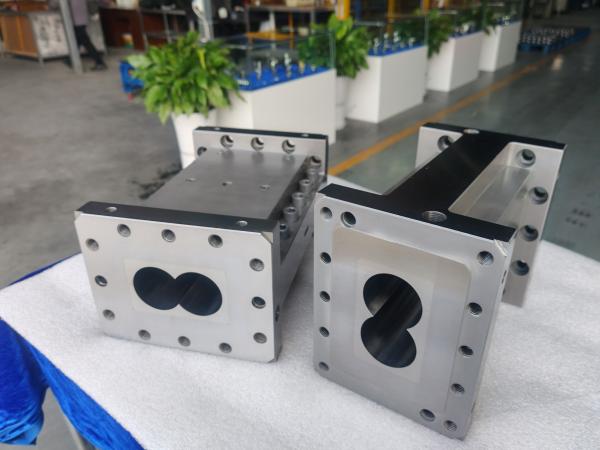 High Precision OEM Twin Screw Extruder 0.05mm Tolerances and 50 Barrels for