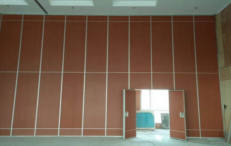 Wooden MDF Restaurant Foldable Movable Sliding Partition Walls Rolling System