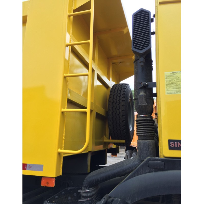 10 Wheels Tipper Dump Truck With 10 Forwards & 2 Reverses Transmission