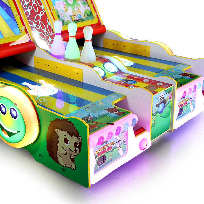 Funny 42 Inch Arcade Cricket Bowling Machine Game For Supermarket