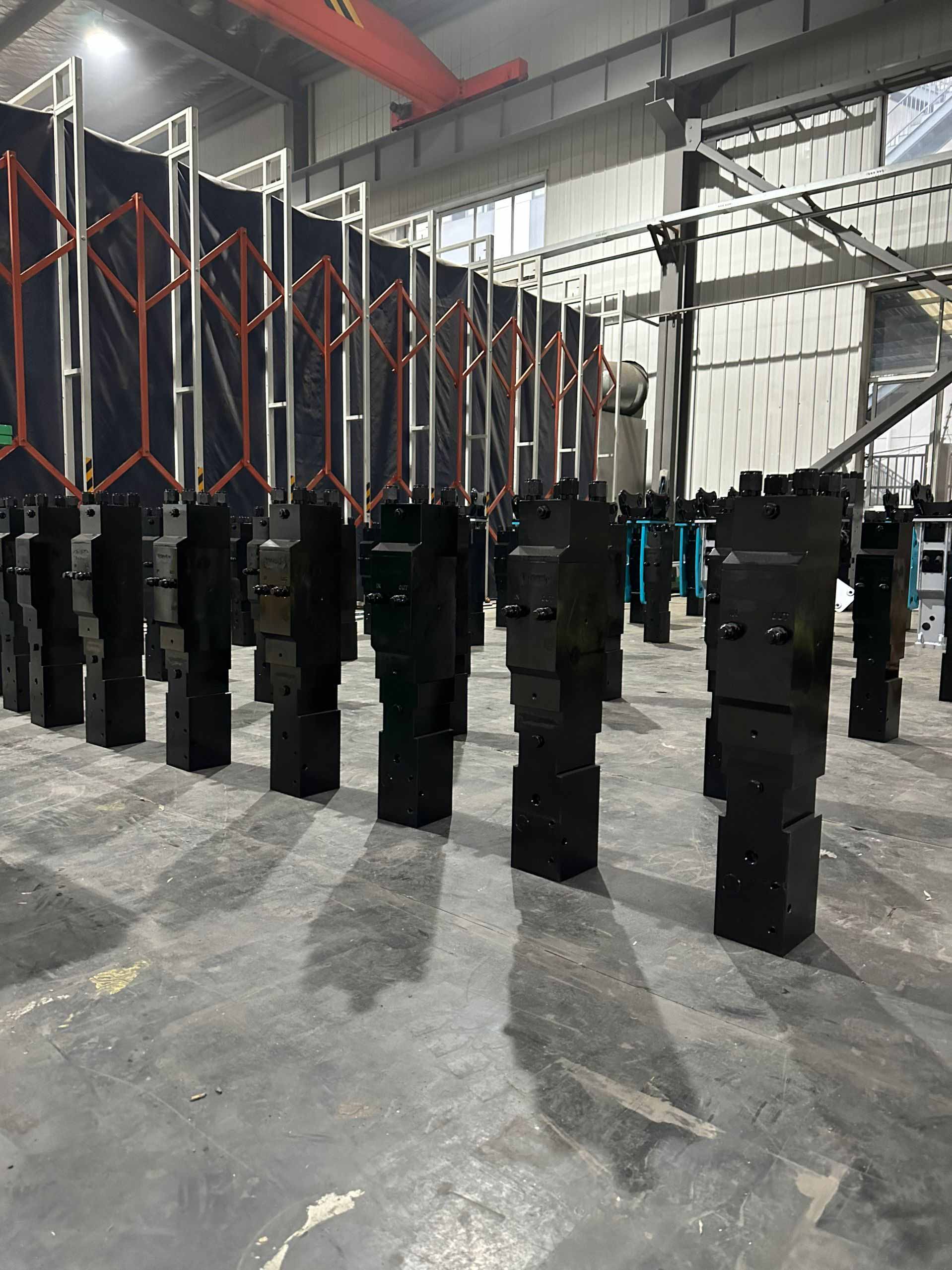 GCB60 GCB100 GCB210 Construction Main Body Hydraulic Breaker for Excavator Spare Parts Product Weight KGS 420 KGS Metal Color 10