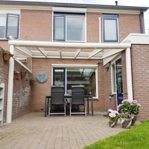 Wholesale Laminated Glass Sunroom Aluminum Frame Energy Saving Glass Roof Sunroom Powder Coating Finished / Electrophoresis / PVDF Coating from china suppliers