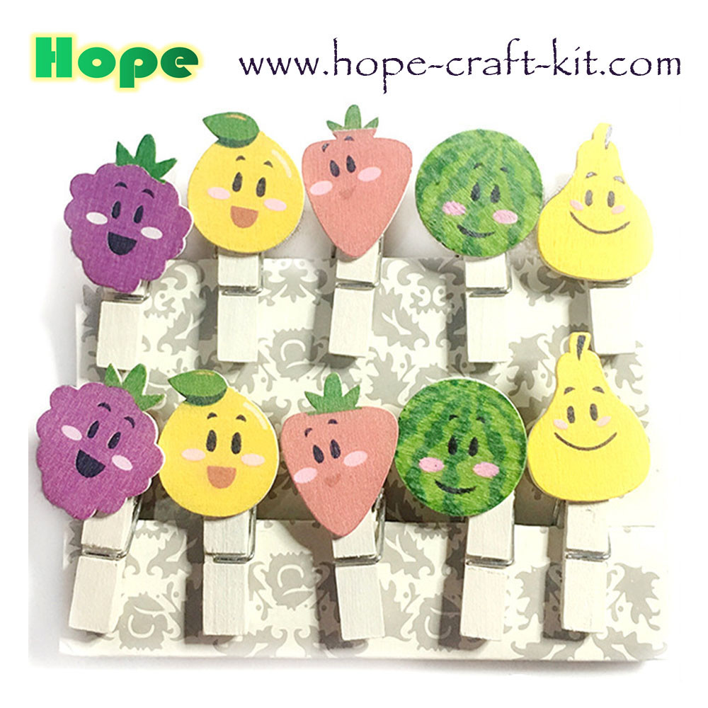 Natural Wood Color Solid Wooden Clothpins Clips Pegs with Animal Fruit Christmas Pattern for Kids DIY craft material