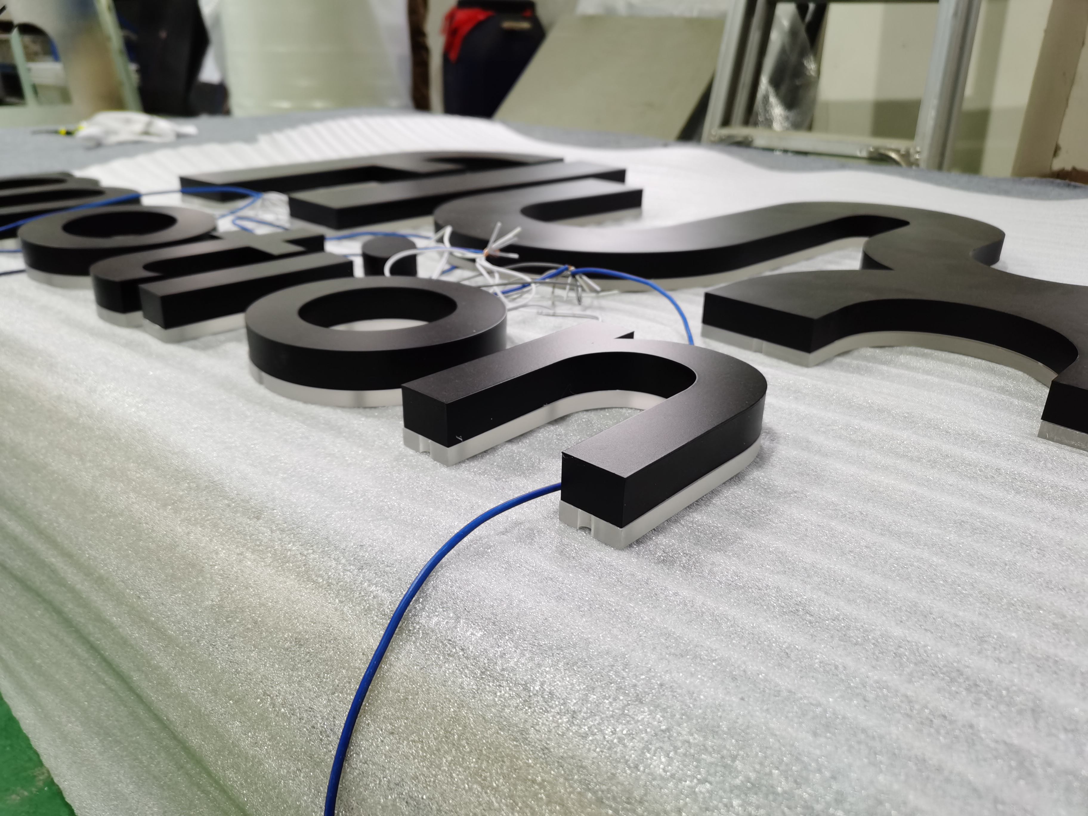 Outdoor Advertising Led Letter Sign Customized 3d led Channel Backlit Letter Sign