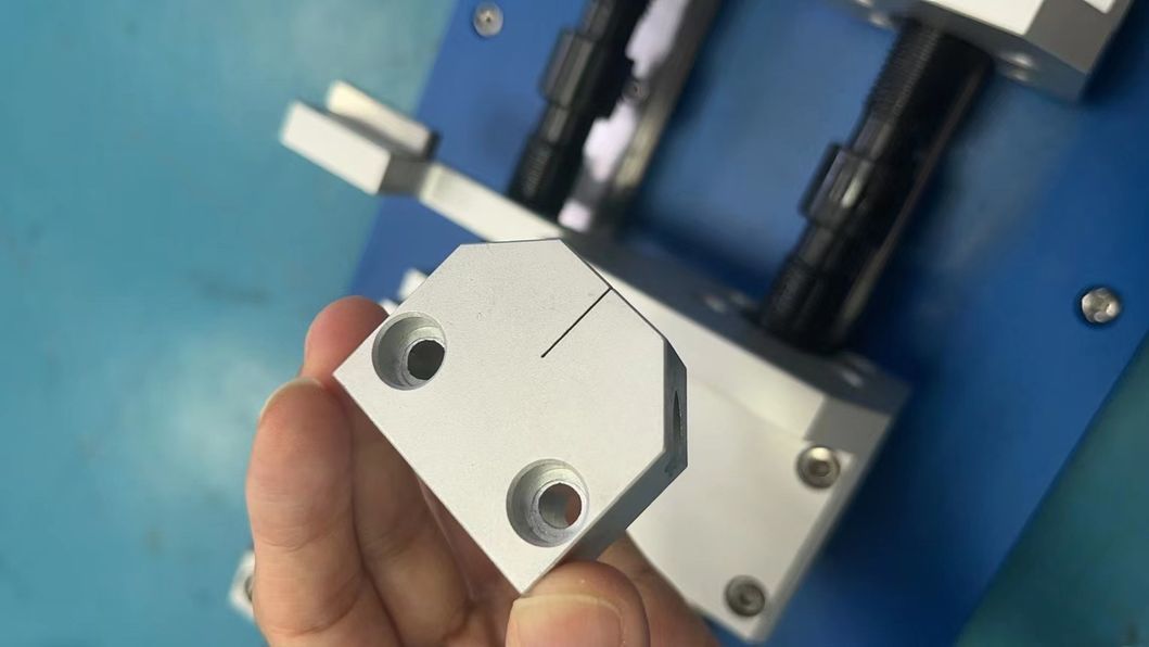 Automatic Plastic Sample Double V Notch Cutting Equipment