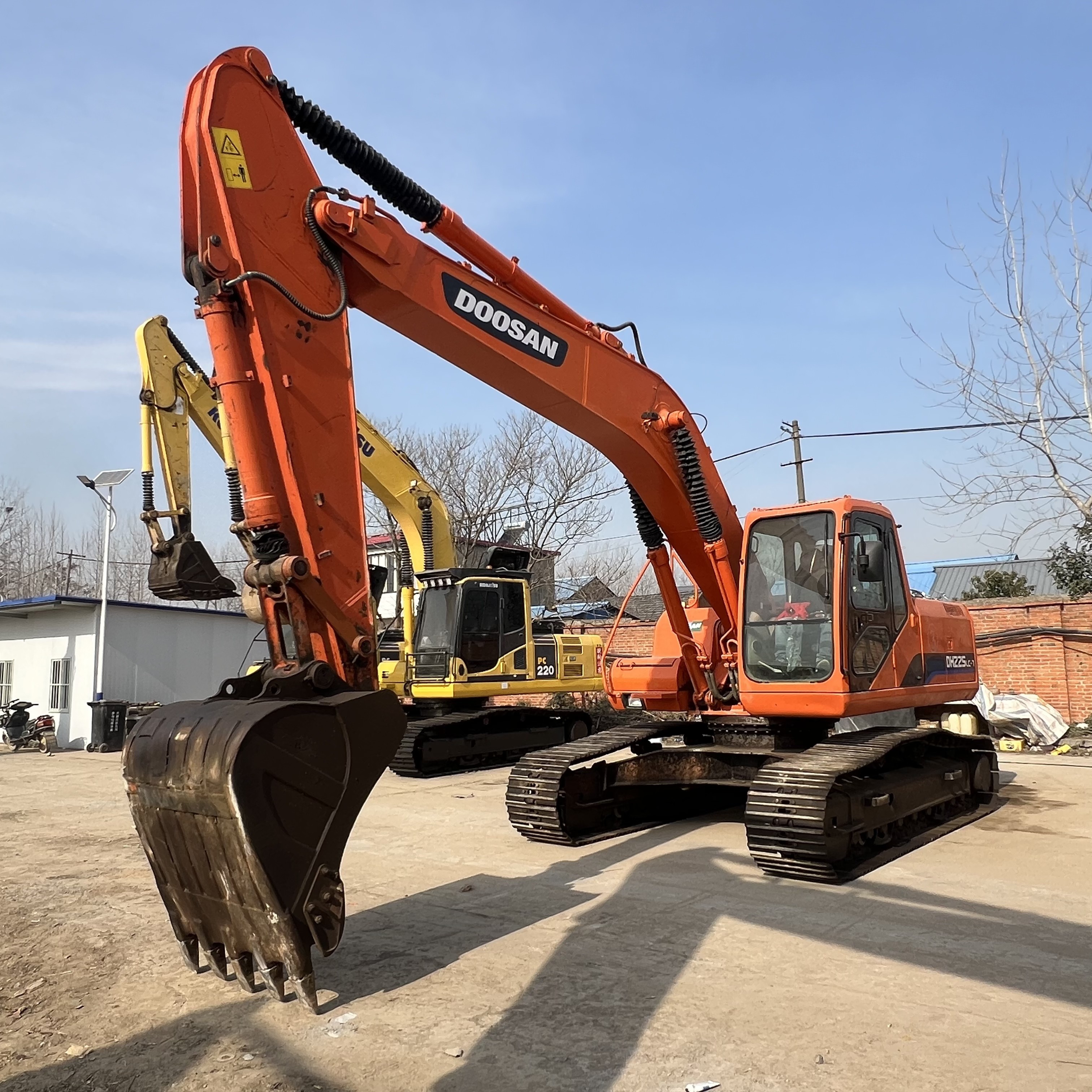 Used Dh225LC-7 Doosan Excavator Doosan 225 Doosan 220 Excavator for Sale