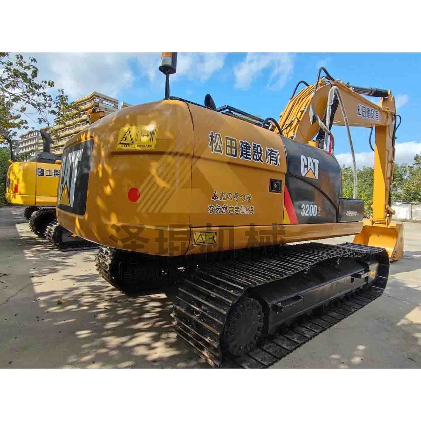 Japanese CAT320D2 Excavator Heavy-Duty Multifunction Crawler Digger