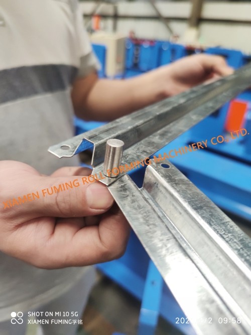 H50 Z Bar Steel Roll Forming Machine 4KW Power PLC Control System