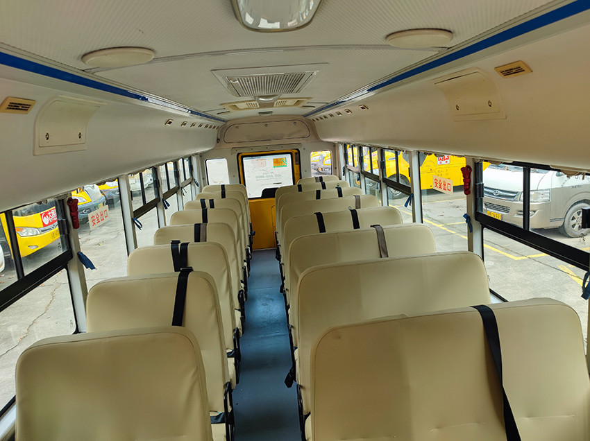 Yutong 41 Seats Used School Buses Diesel Fuel Produced In August 2014