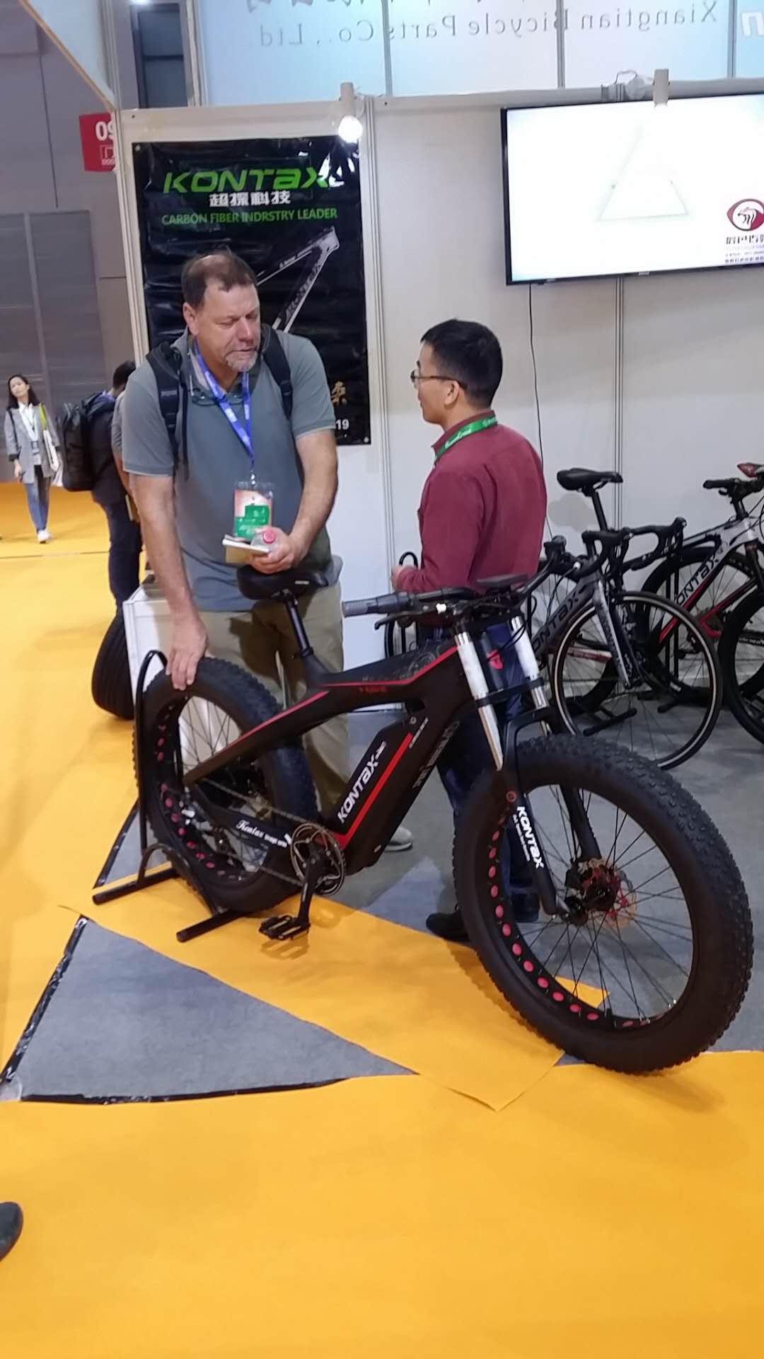 750W Off-Road Electric Fat Tire Bike with 48V 13Ah Lithium Battery and 180kg Load Capacity
