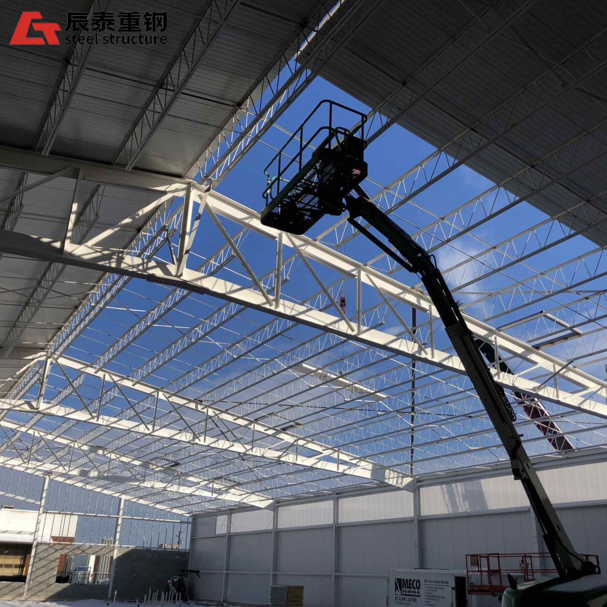 Prefab Industrial Steel Structure Workshop With Rock Wool Foam Sandwich Panel