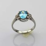 Fashion Jewelry 925 Silver 7x9mm Oval Blue Topaz Ring with Cubic Zircon(R106)