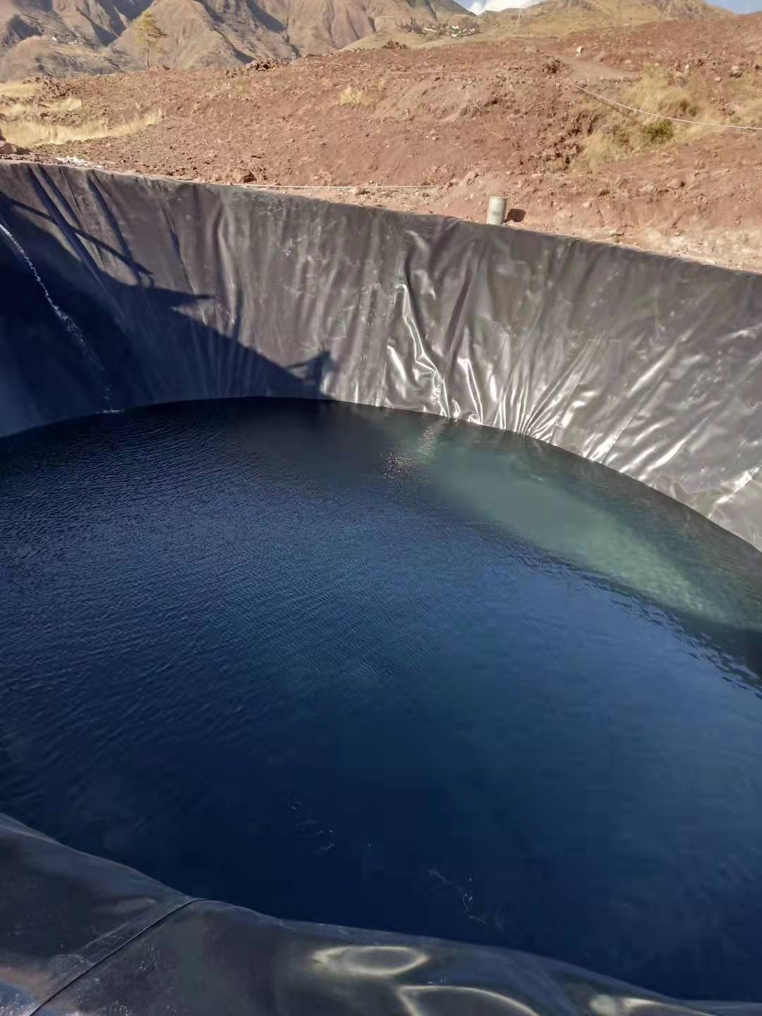 Waterproof Black Color 100% Virgin HDPE 1.0mm Geomembrane for Chemical Containment