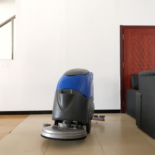 Quality Efficient Floor Cleaning With Single Driver Blue FNE-D550 Floor Scrubber Robust Battery, 550mm Brush Disc Diameter for sale