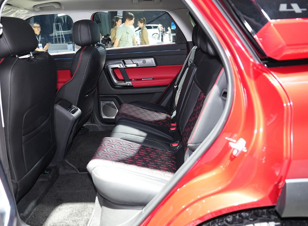 Chery Explores Gasoline 5 Seat Minibus Vehicle SUV Automatic Transmission 4×4