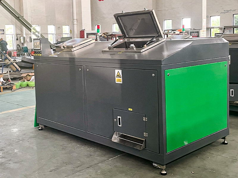 2400 * 1650 * 1350 Food Waste Grinder Fertilizer Making Machine Fruit Garbage Treatment