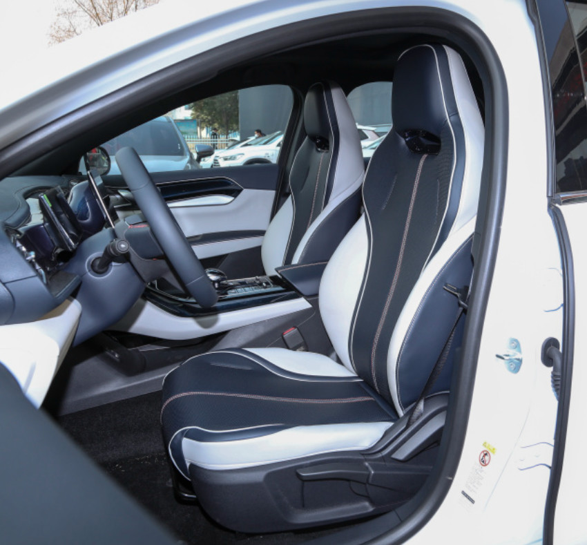 BYD Qin Plus 2023 Champion Version DM-I 120km Model 1.5L L4 4 Door 5 Seats Car