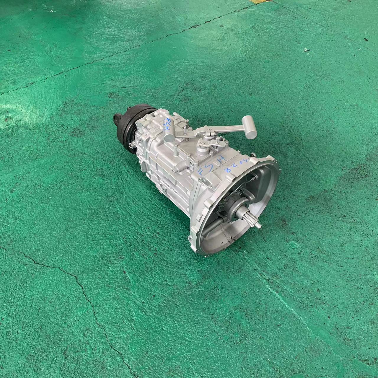 Purpose for retrofit/upgrade Car Engine Parts ISF2.8 Mitsu bishi ZF 4x2 Used Gearbox