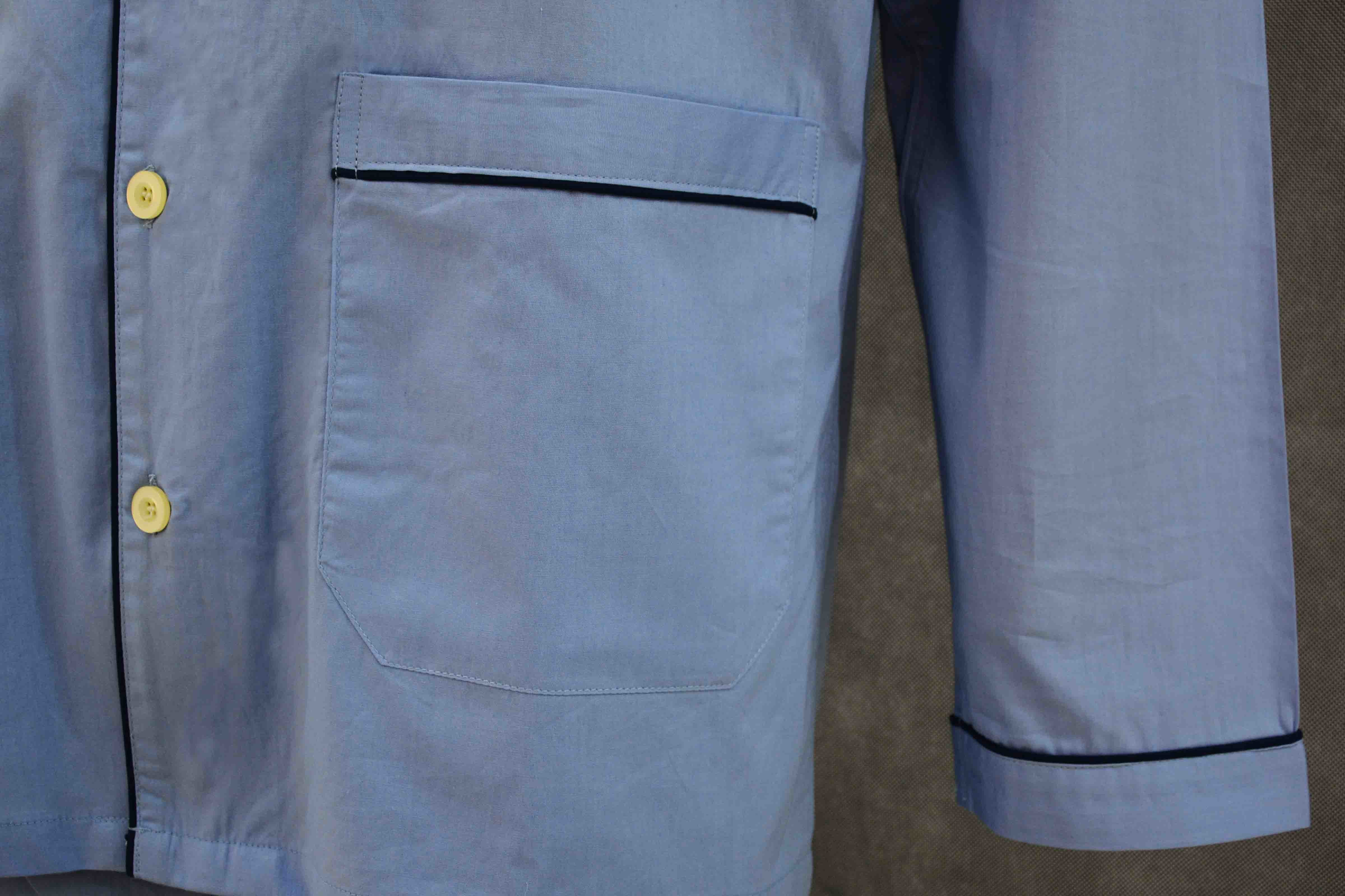Soft Handfeel Mens Luxury Sleepwear Navy Piping Around The Neckline