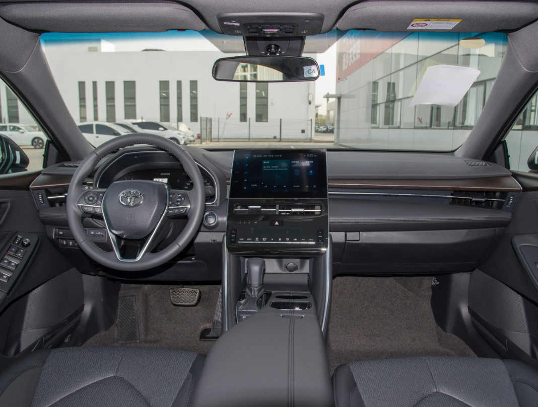 Toyota avalon 2022 dual engine 2.5L 4 Door 5 seats 3 space car Medium car Specialized New/Used EV/Gasoline Car Supplier