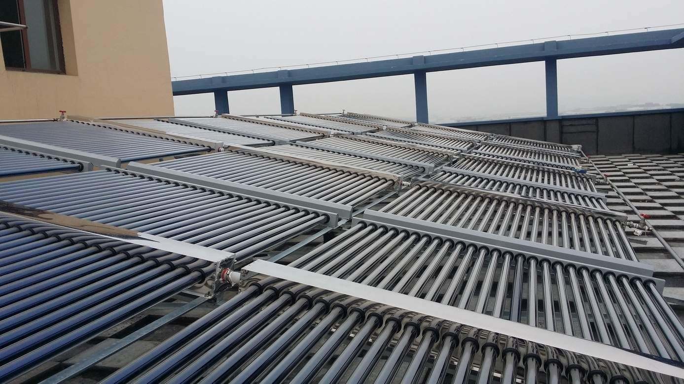 Convenient Heat Pipe Evacuated Tube Solar Collectors Simple Installation