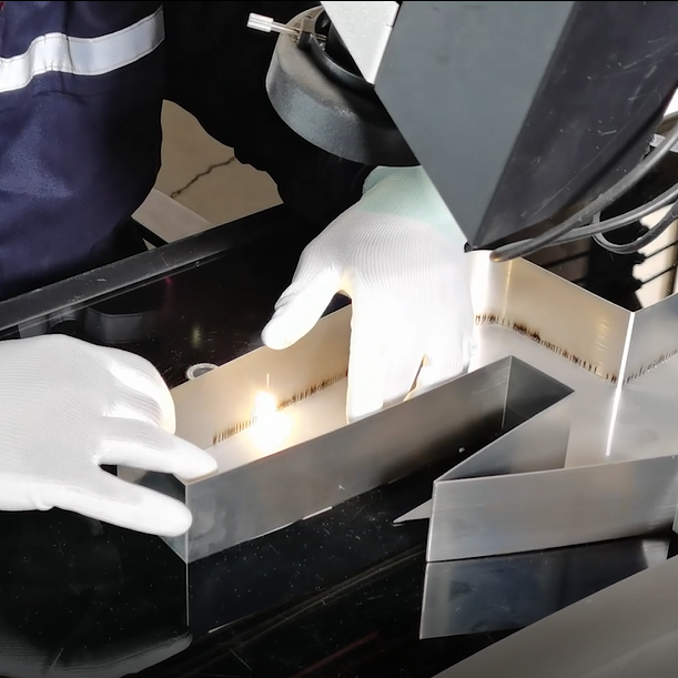 E500 Metal Signs Making Tool Channel Letter Laser Welder Machine for Sign Steel Welding
