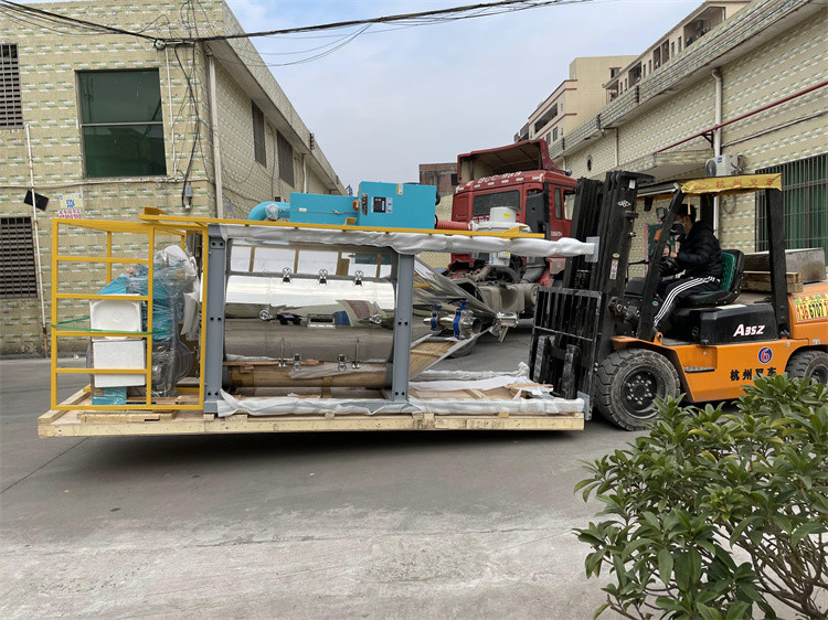 Plastic Mixing Dryer Mixing Machine With 3.75 -7.5KW Motor Driven Screw