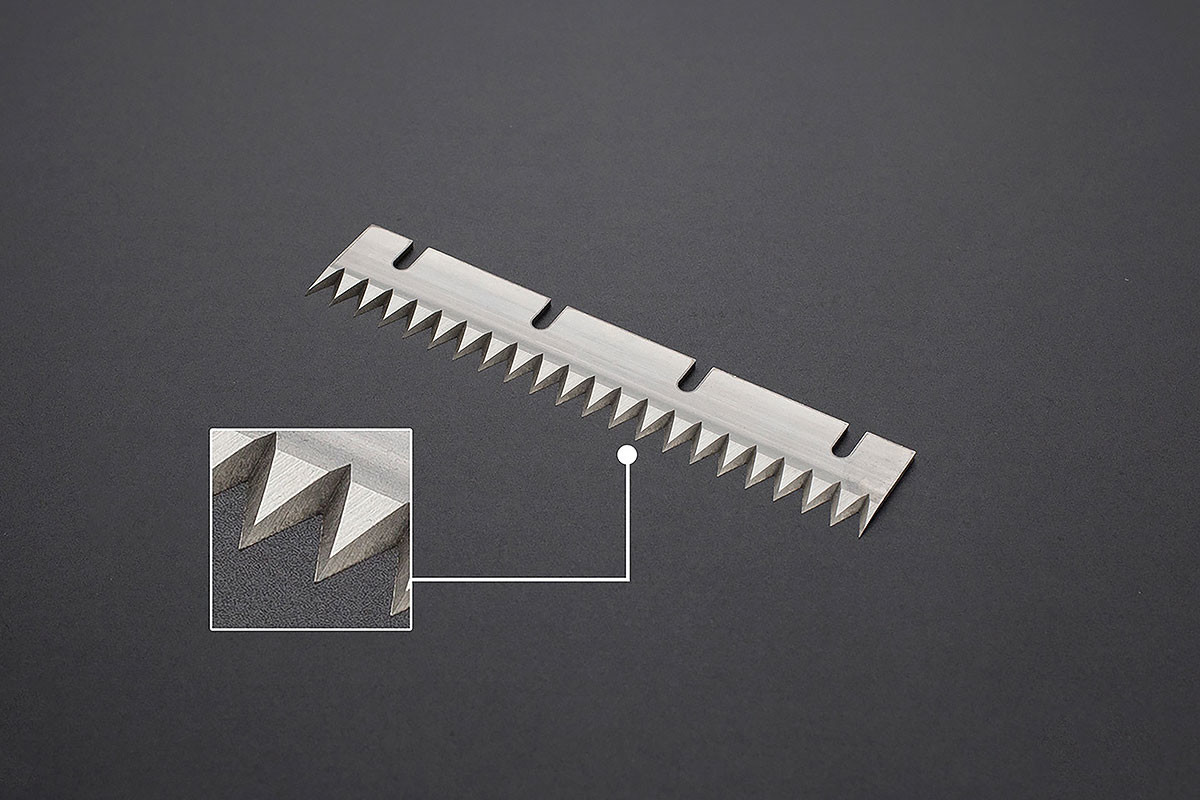 SUS440 Packing Machine Blade Straight Serrated Toothed To Open Cardboard Boxes