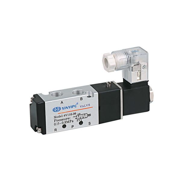 4V100 ~ 400 Series Pneumatic Control Valve , 5 / 2 Way 3 / 2 Way Air Solenoid