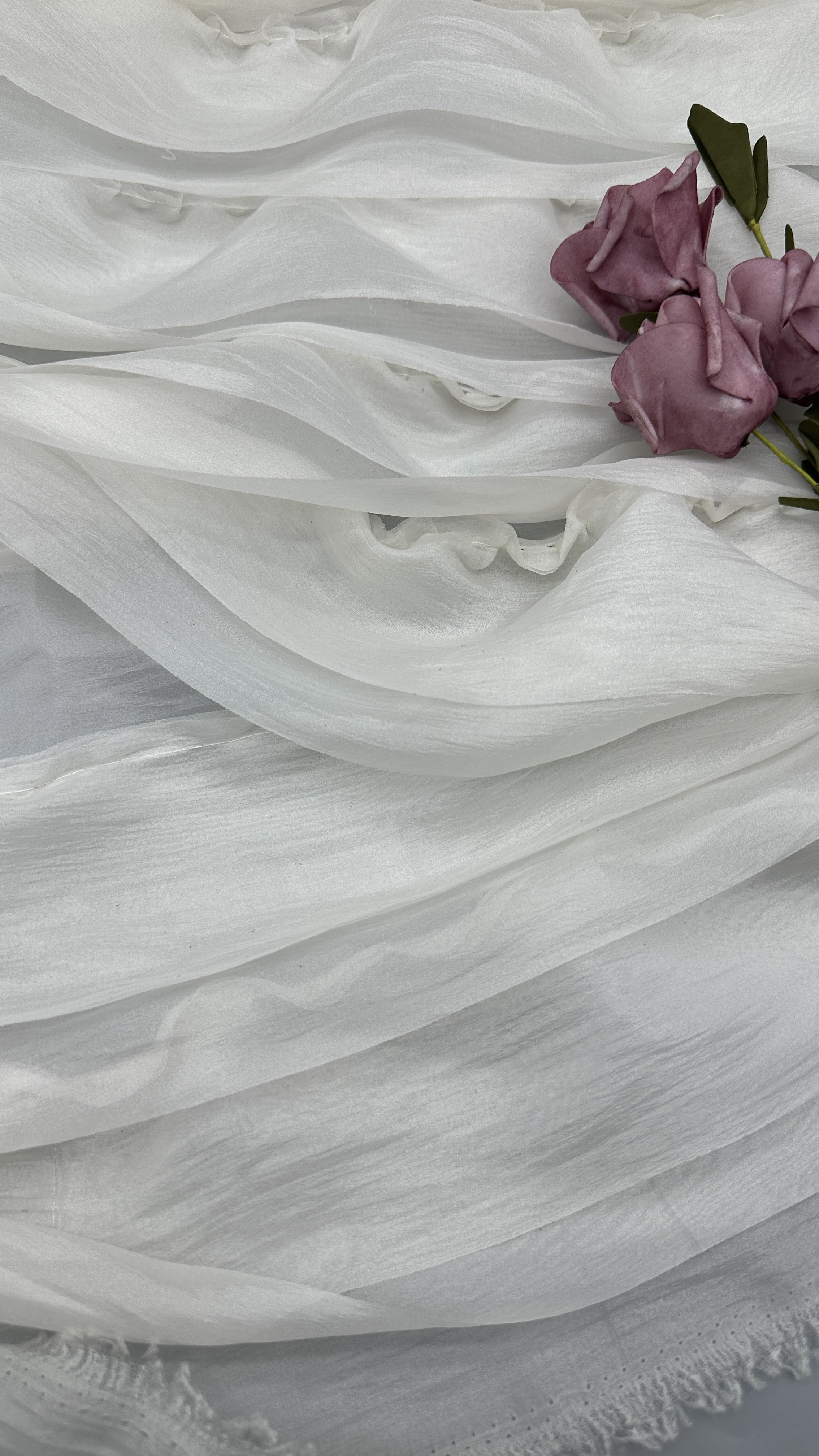 Elegant And Durable Mesh Fabric Lace Fabric For Wedding And Birthday Occasions