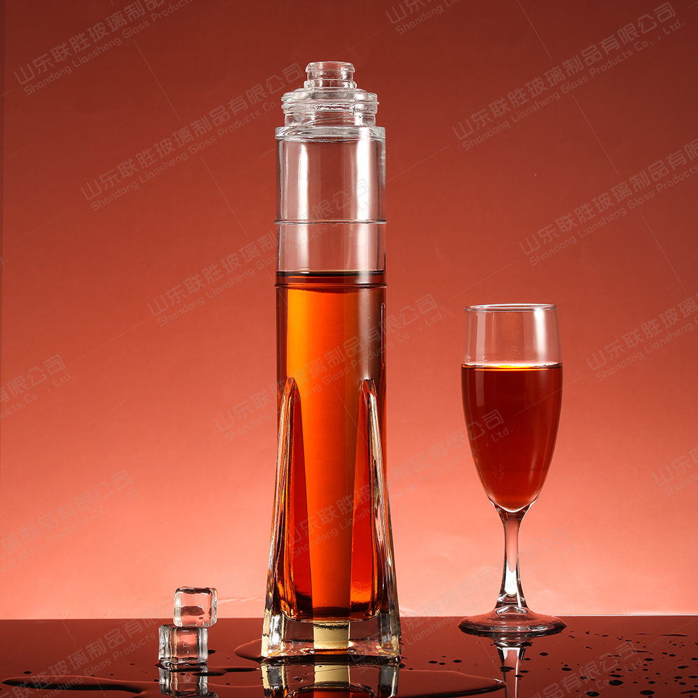 700 Ml Glass Bottle With Glass Lid Sealing Type And Decal Surface For Gin And Tequila