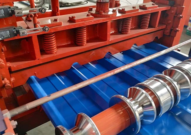 Roofing Step Tile Roll Forming Machine Size 6.5*1.5*1.5m Productivity 1-4 M/Min