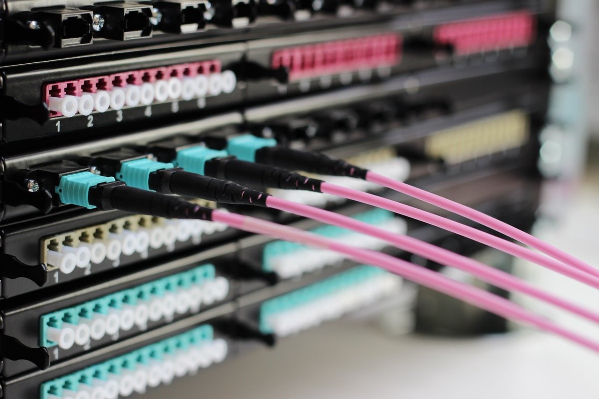 Fiber Optical MTP MPO Optical Fiber Patch Cord OM4 FTTH LC Quad Adapter Max Modular