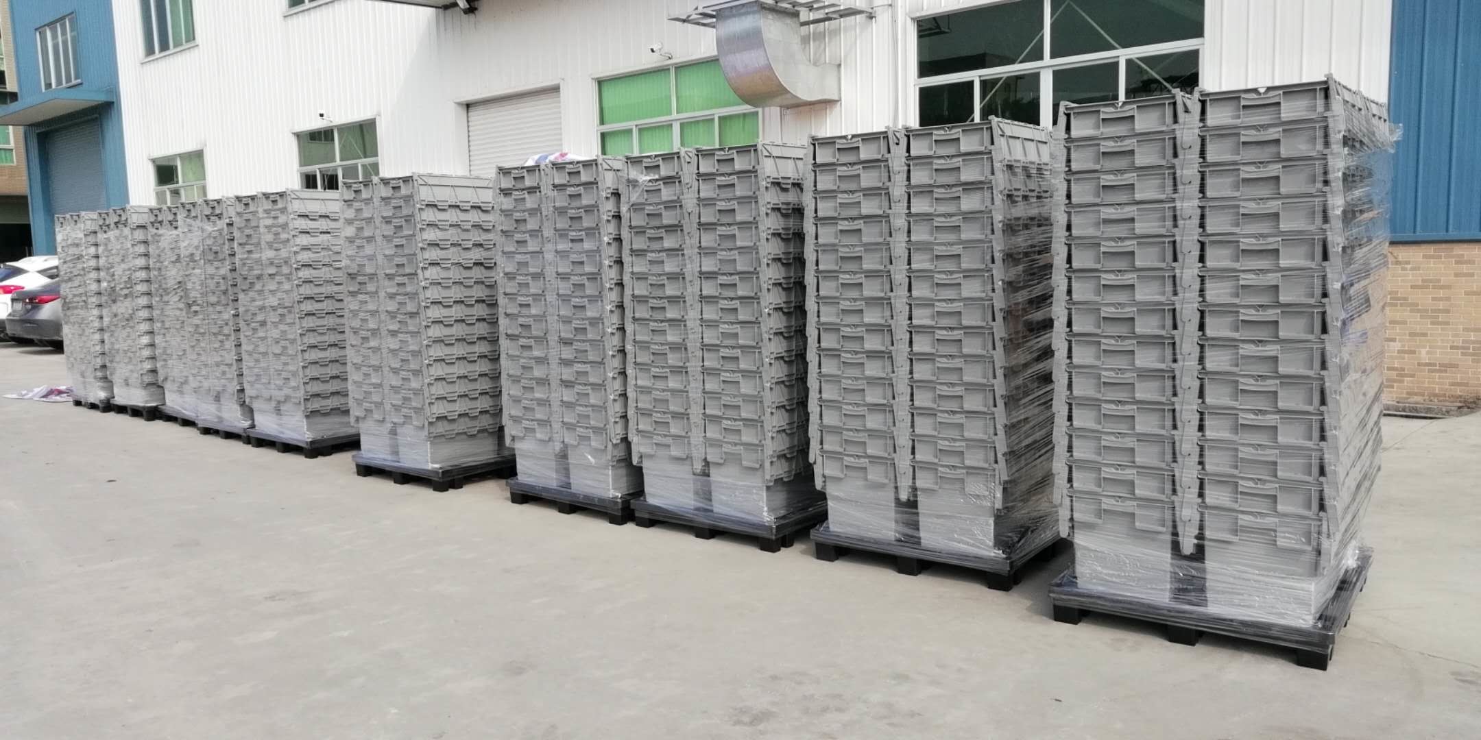 Large Plastic Nesting Storage Totes Attached Lids Customized Color