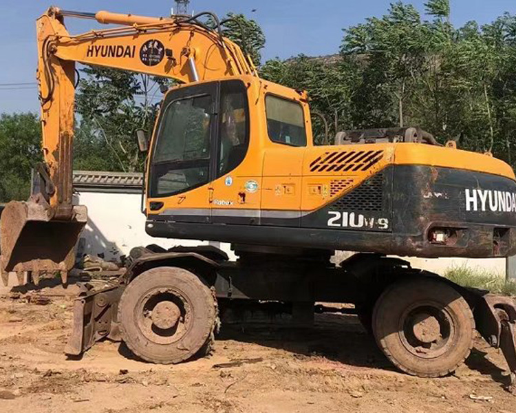 21 Ton Second Hand Mini Digger R210W-9 Used Wheel Excavator