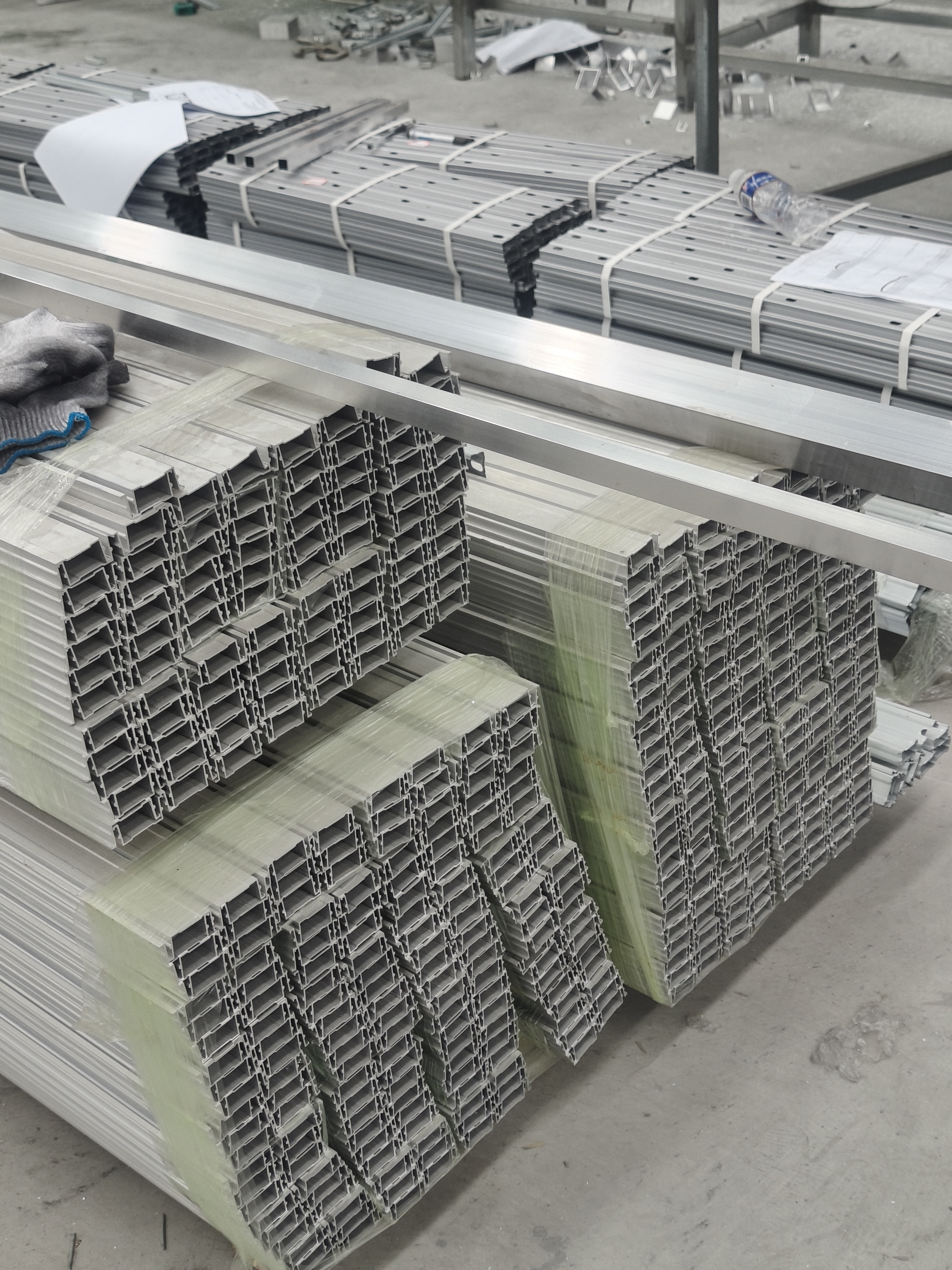 Perforated U Shaped Aluminum Ceiling Plate Tube Baffle Ceiling Customizable