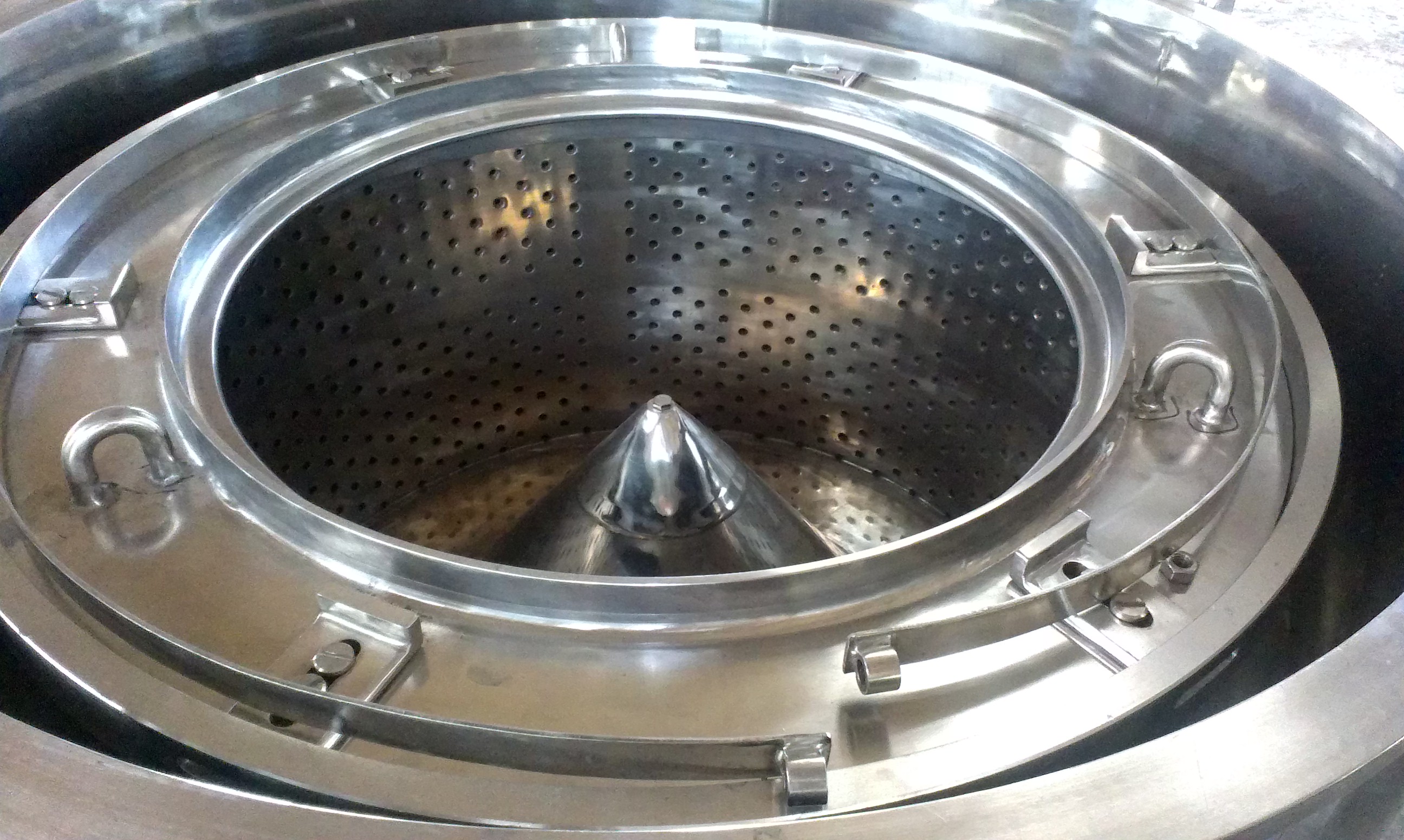 Flat Plate Structure Machinery Salt Fully Enclosed Basket Centrifuge Separator Solid Liquid Separation Filter Bag Centrifugte