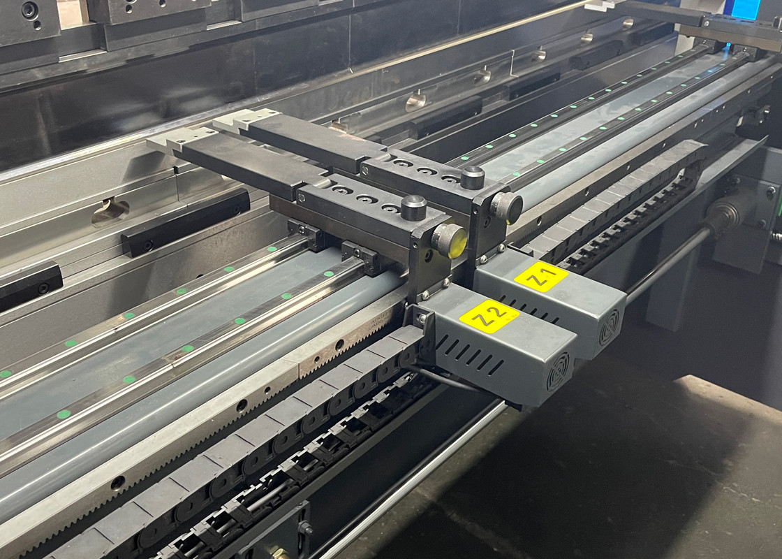 CNC Sheet Bender Hydraulic CNC Press Brake 6+1 Axis DA66T Controller