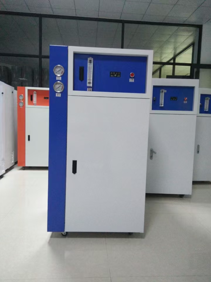 Customized Voltage 500l/H Salty Water To Pure Water Treatment Purify Automatic Operation