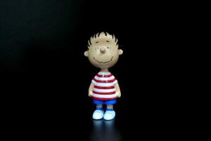 Wholesale 95 Degree PVC Plastic Toy Figures Linus Of Snoopy Friend For Promotion Gift from china suppliers