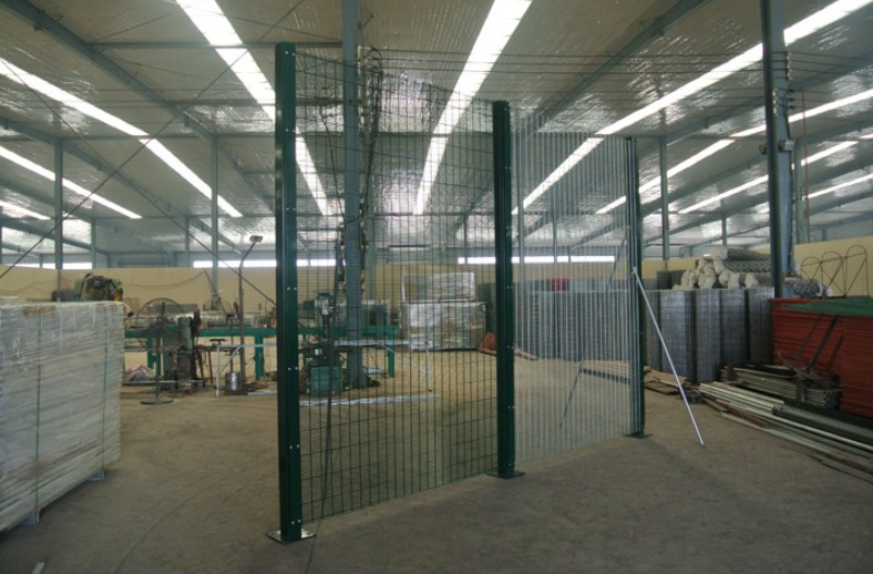 Galvanized / Powder Coated 358 Security Fencing For Garden 3" × 0.5"