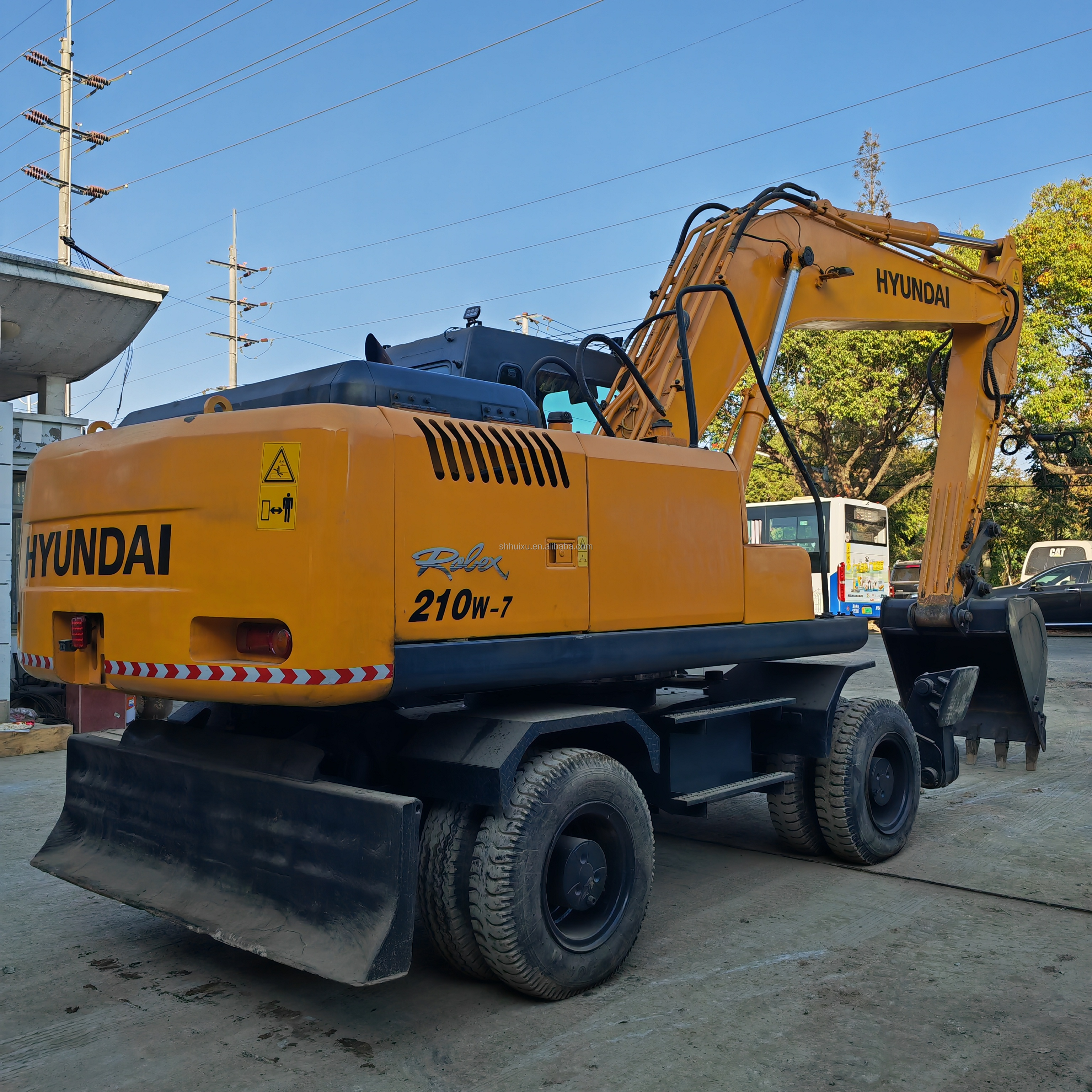 21 Ton Yellow Color Used Wheel Excavator Hyundai 210 7 Excavator