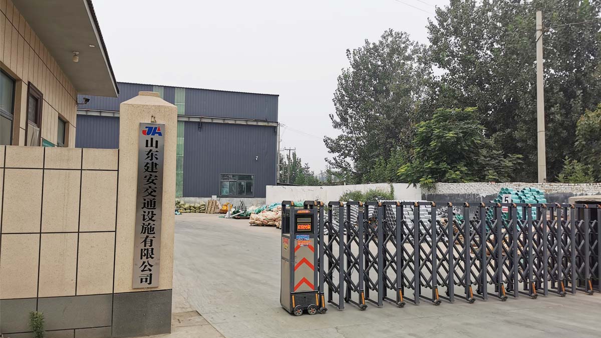 Road Wire Rope Barrier Fences Stainless Steel Cable Barrier With Flexible Guardrails